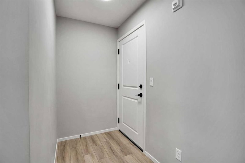 210, 140 Mahogany Street SE, Mahogany — interior photo