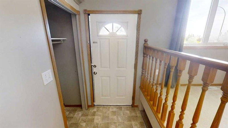 42 Mt Backus Crescent W