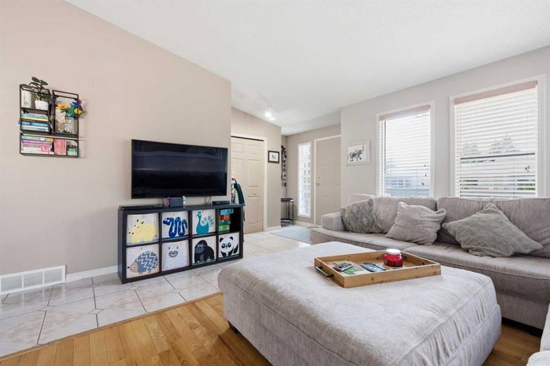 128 Sunvale Crescent SE, Sundance — interior photo 5
