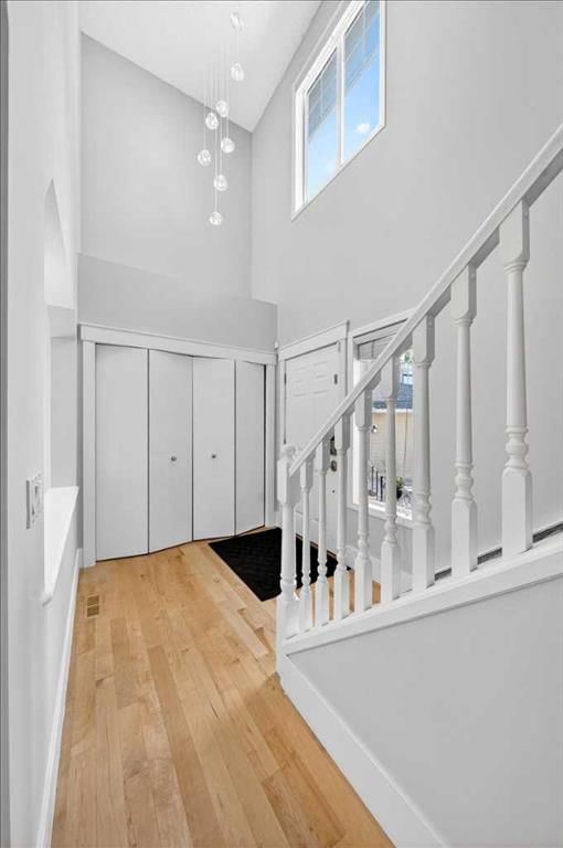 18 Cougarstone Bay SW, Cougar Ridge — interior photo 6