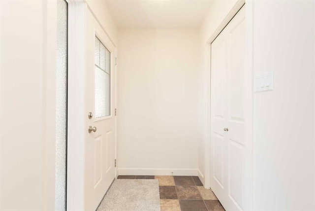 78 Sunridge Boulevard W