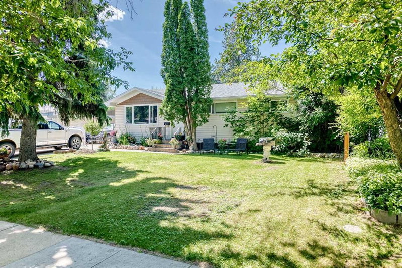 23 Spruce Crescent