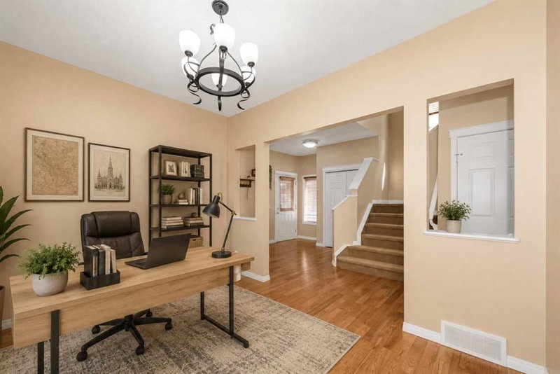 253 Bridleridge View SW, Bridlewood — photo 2