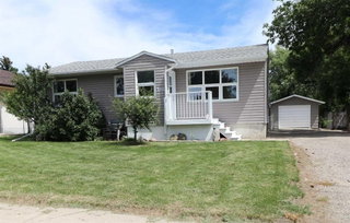 186 8 Street W