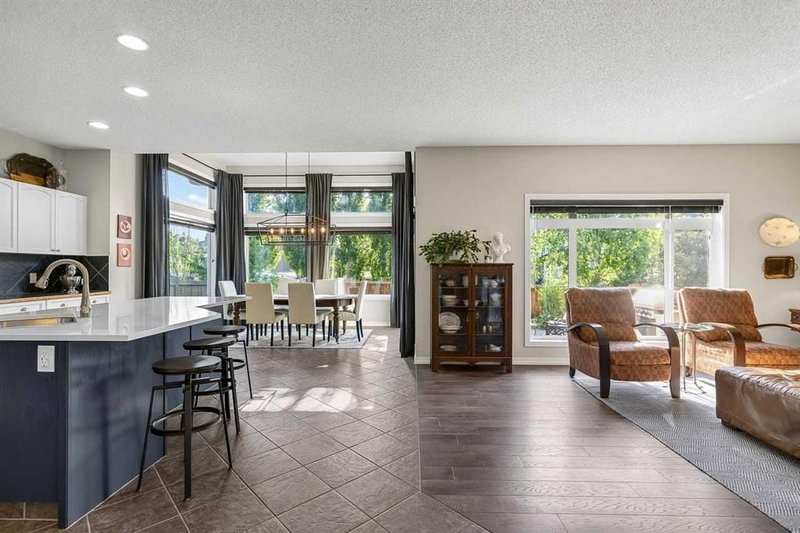 11 Chapala Square SE, Chaparral — interior photo
