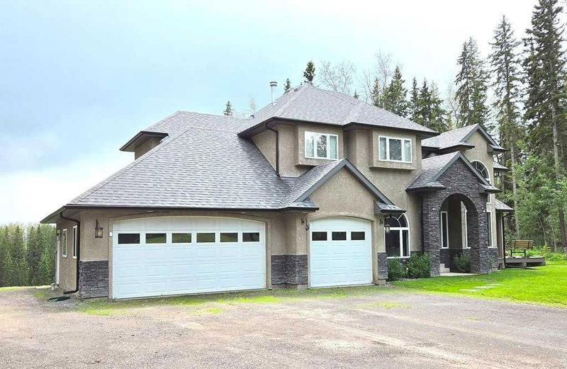 541 Clearwater Estates Crescent