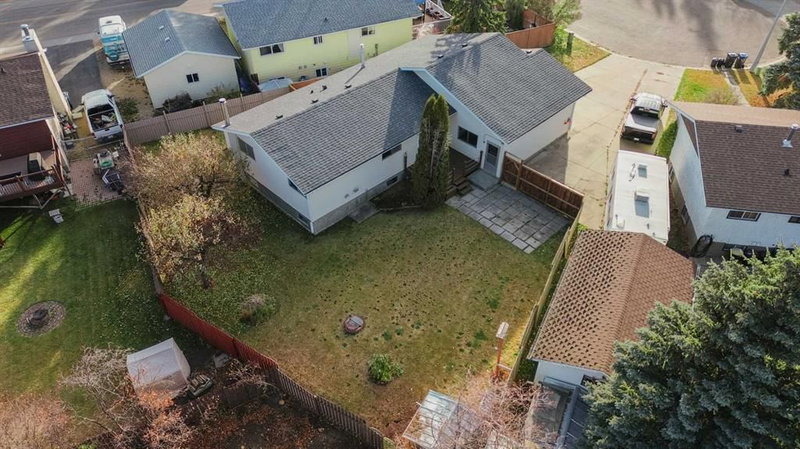 6 Woodland Close