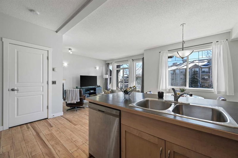 2205, 211 Aspen Stone Boulevard SW, Aspen Woods — interior photo 5