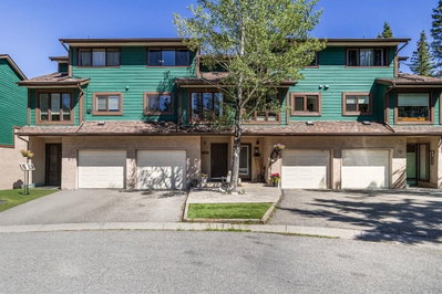 246 Kluane Drive