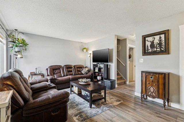 113 - 107 Elm Place