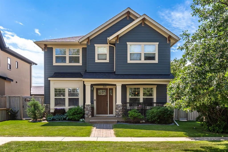 313 Centre Avenue SE, Airdrie, Alberta