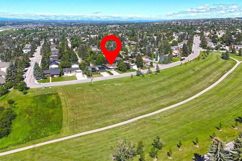 243 Silvercreek Drive NW, Silver Springs — photo 3