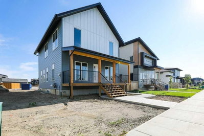 411 Caledonia Boulevard W