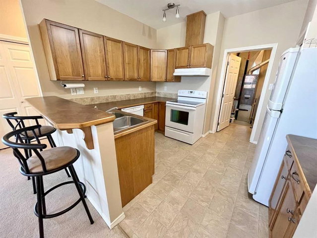 7 - 137 Silkstone Road W