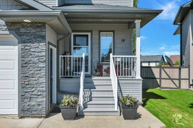 19 Lougheed Close