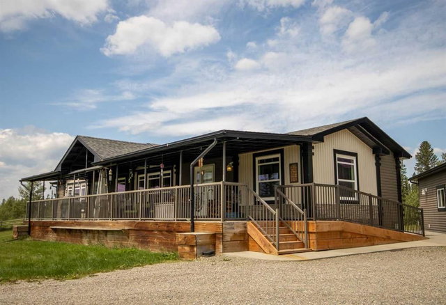 40 - 33052 Range Road 52