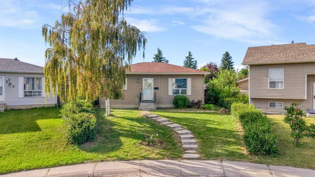 292 Falshire Way NE