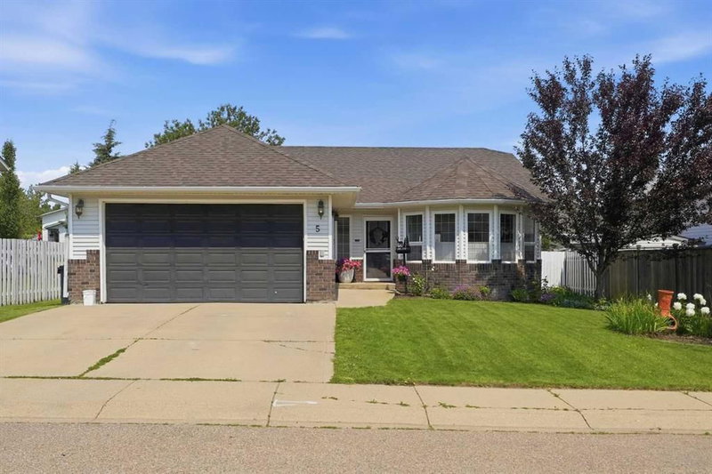 5 Westwood Crescent, Sylvan Lake, Alberta