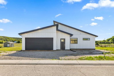8 Diamond Valley Close