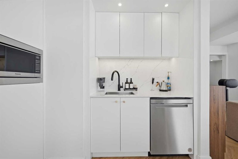 315, 8445 Broadcast Avenue SW, West Springs — interior photo 7