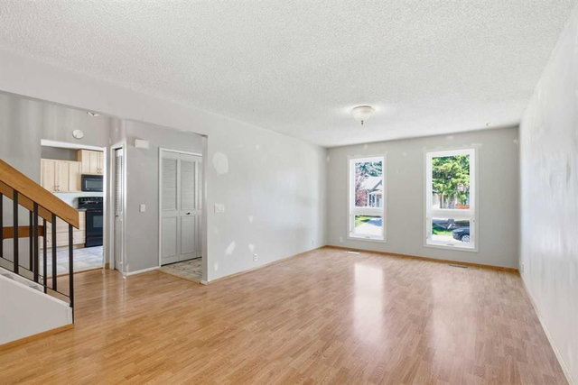 39 Woodglen Way SW
