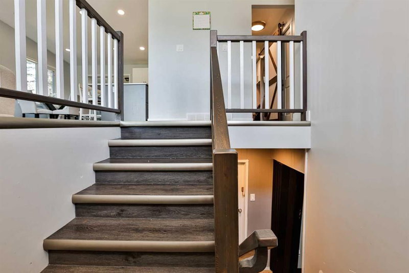 1019 Glacier Drive S, Lakeview — interior photo