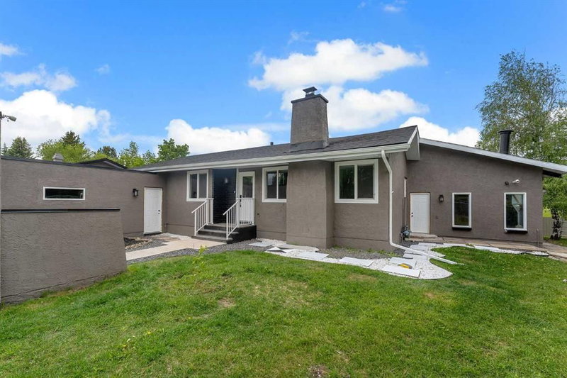 2930 Oakmoor Crescent SW, Oakridge — photo 3