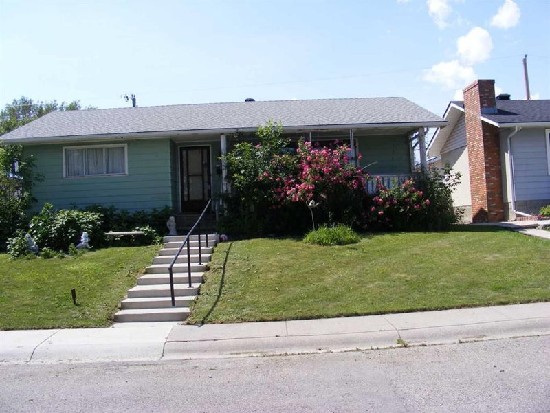 911 Penmeadows Road SE, Calgary, Alberta