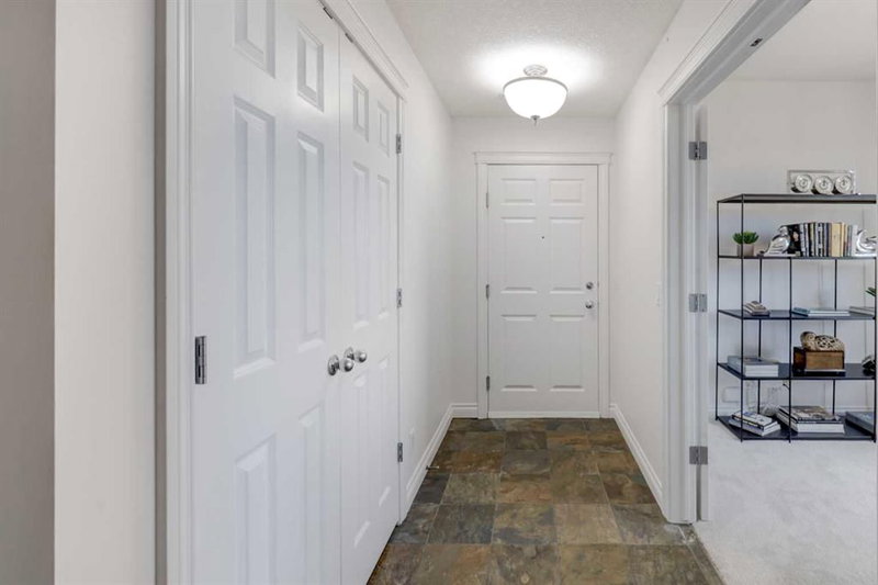 511, 950 Centre Avenue NE, Bridgeland/Riverside — interior photo