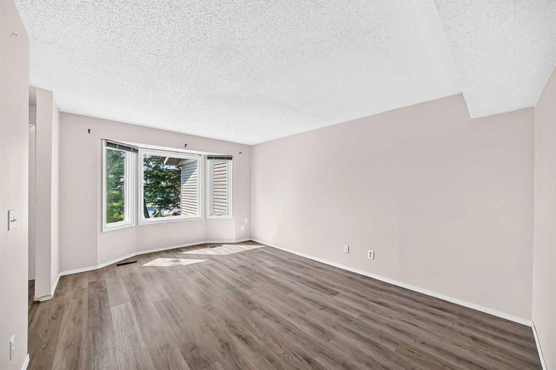 11 Falshire Terrace NE, Falconridge — interior photo