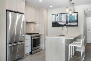 202 - 3375 15 Street SW