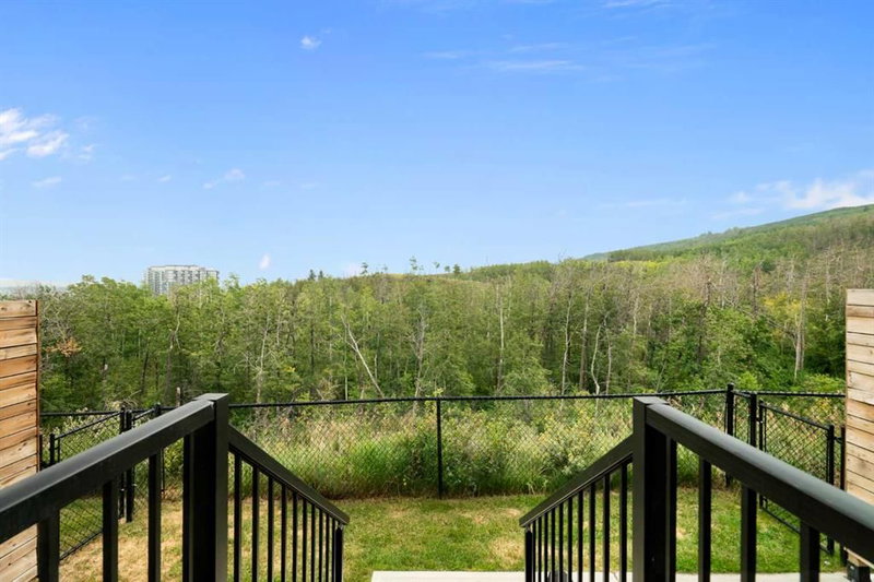 52 Na'a Heights SW, Medicine Hill — interior photo