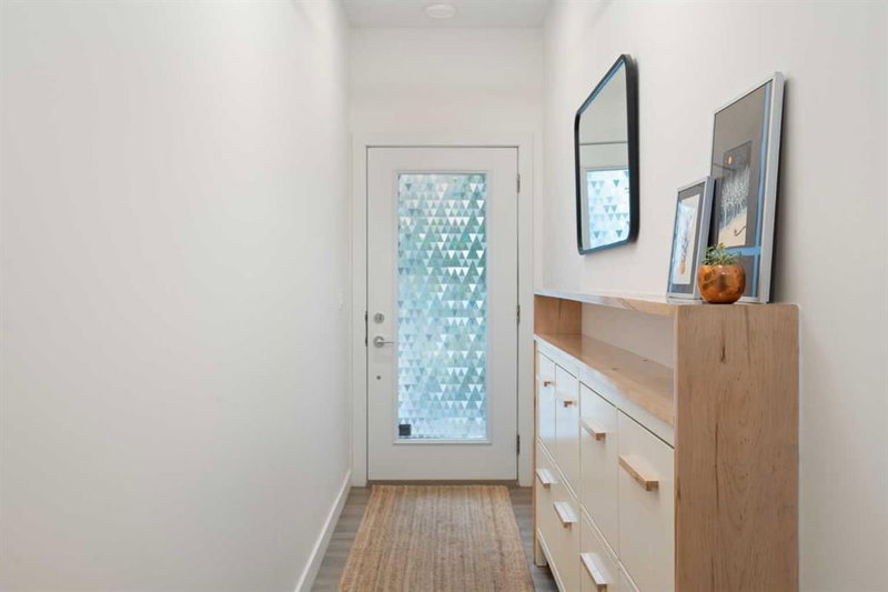 52 Na'a Heights SW, Medicine Hill — interior photo 5