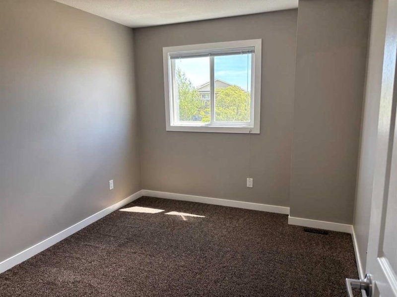 6 - 205 Silkstone Road W