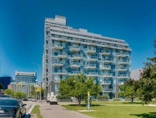 806 - 118 Waterfront Court SW