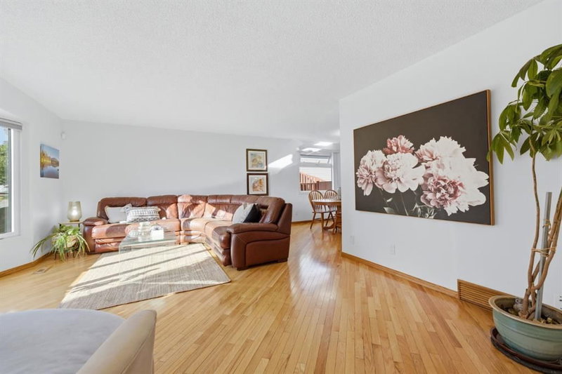 6016 Dalcastle Crescent NW, Dalhousie — interior photo