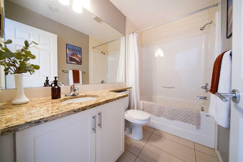 211 Copperpond Common SE, Copperfield — interior photo 7