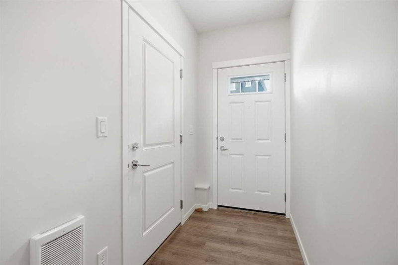 611 - 355 Nolancrest Heights NW