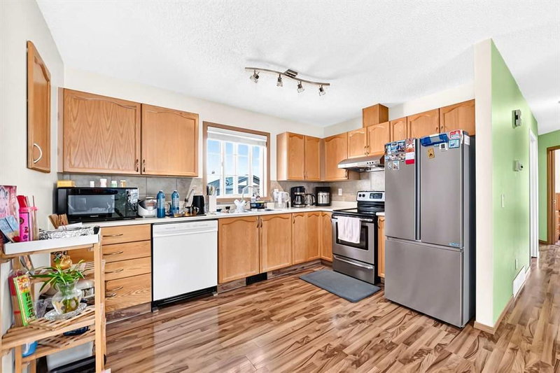 96 COVINGTON Court NE, Coventry Hills — interior photo 7