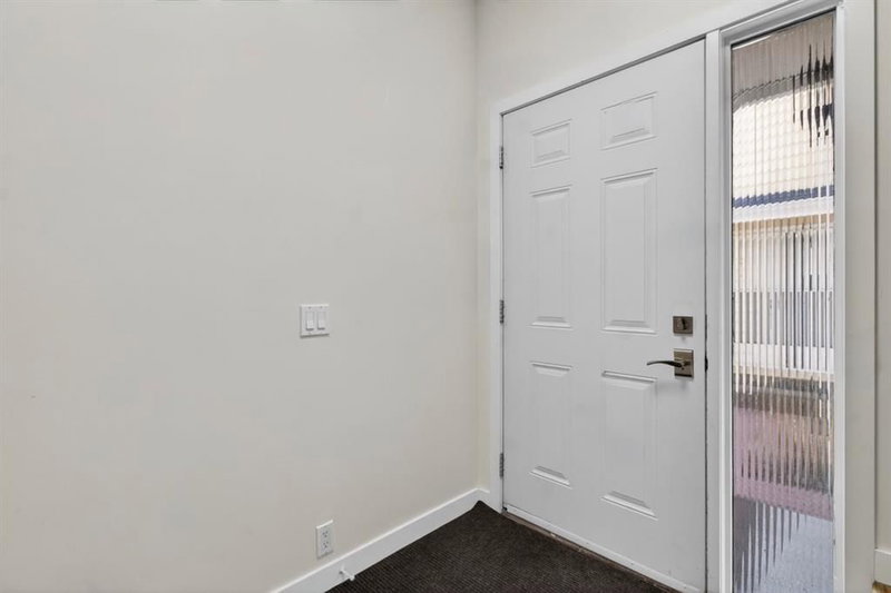 360 Point Mckay Gardens NW, Point McKay — interior photo