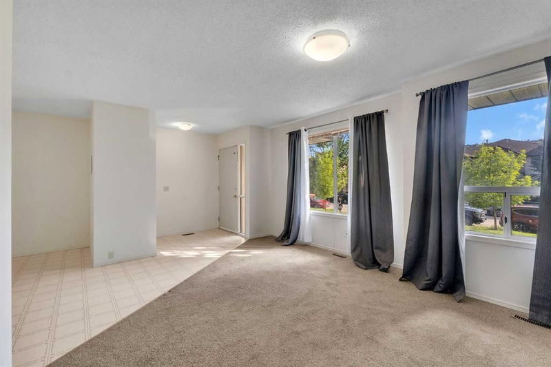 4736 17 Avenue NW, Montgomery — interior photo 7