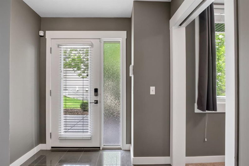 43, 111 Rainbow Falls Gate, Rainbow Falls — interior photo