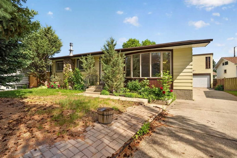 135 Huntcroft Way NE, Huntington Hills — interior photo