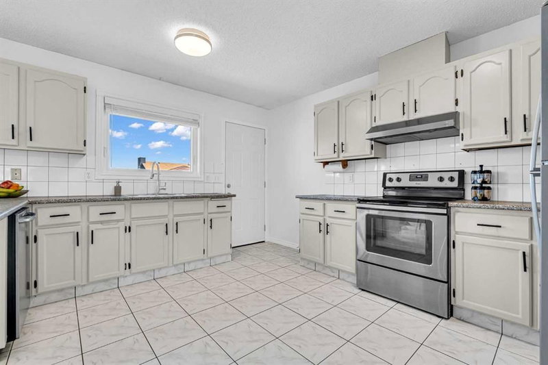 6716 37 Avenue NE, Temple — interior photo 5