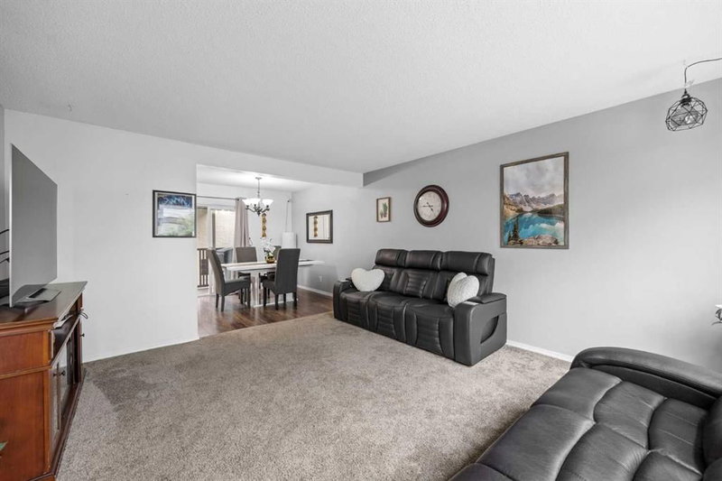 8, 111 Huntington Park Green NW, Huntington Hills — interior photo 5