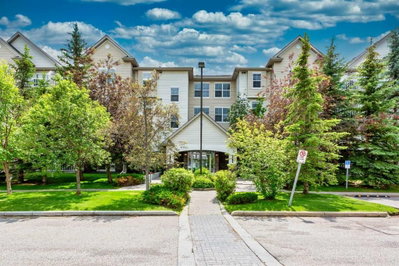 210 - 2000 Applevillage Court SE