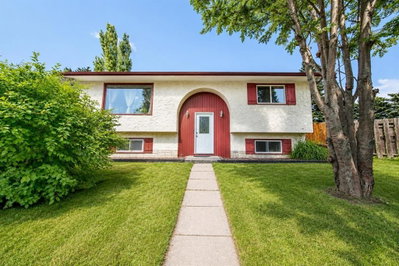 5035 58 Street Close