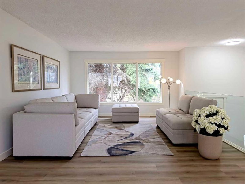 7032 78 Street NW, Silver Springs — interior photo 5