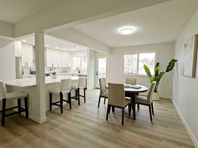 7032 78 Street NW, Silver Springs — interior photo 7