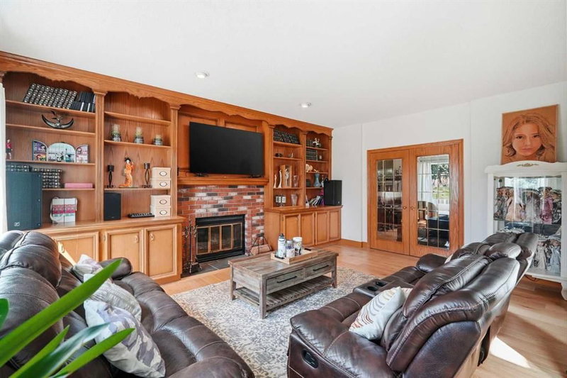 11516 Douglas Woods Rise SE, Douglasdale/Glen — interior photo